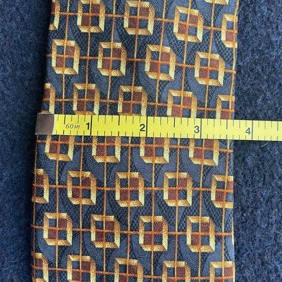100% Silk Neck Tie - Picture 4 of 6